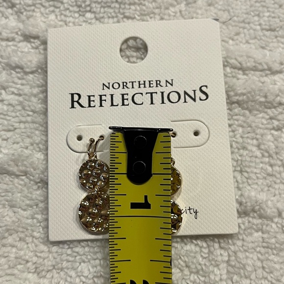 Northern reflection gold tone earrings - Picture 3 of 4